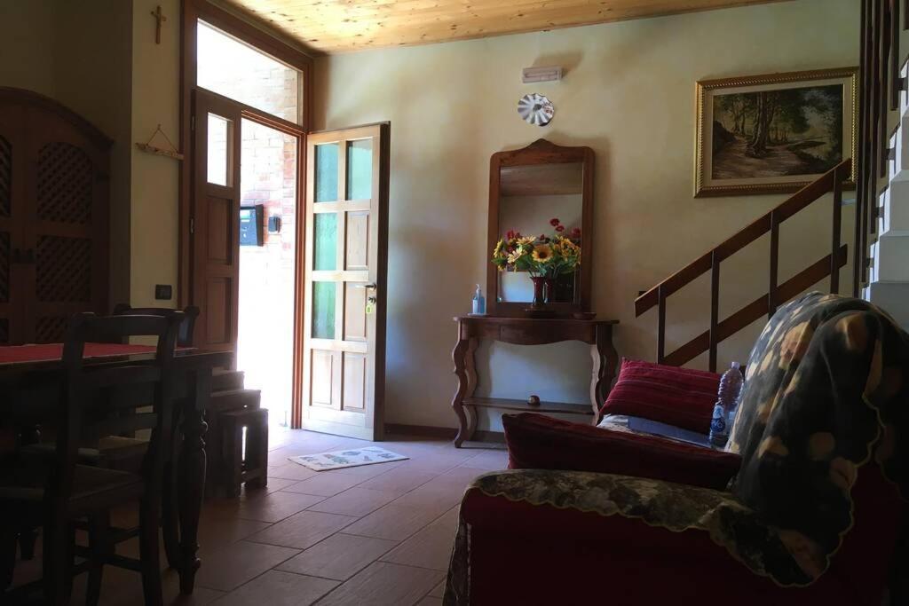 Casa A Schiera Fronte Lago Con Giardino بارسيز المظهر الخارجي الصورة