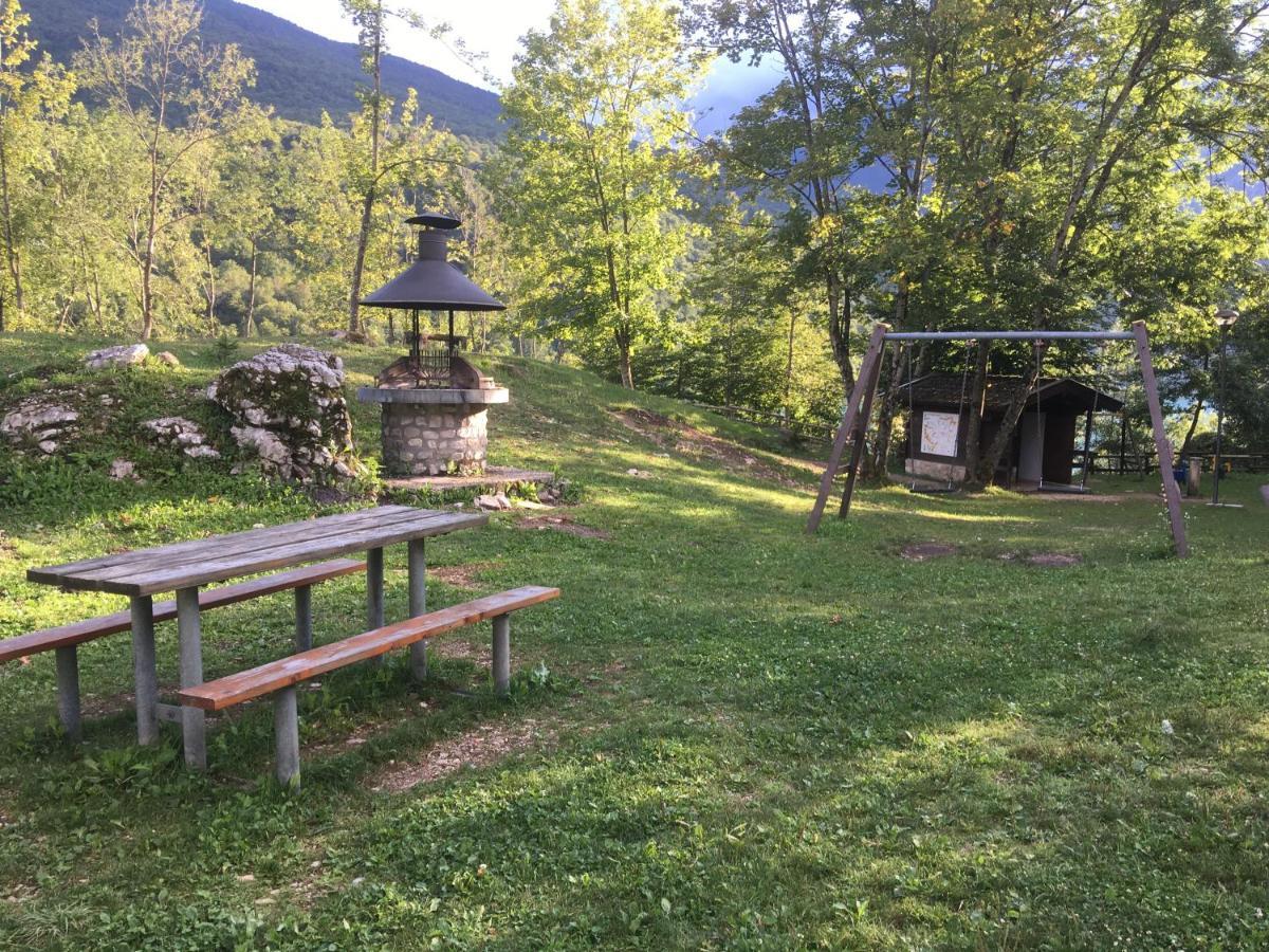 Casa A Schiera Fronte Lago Con Giardino بارسيز المظهر الخارجي الصورة